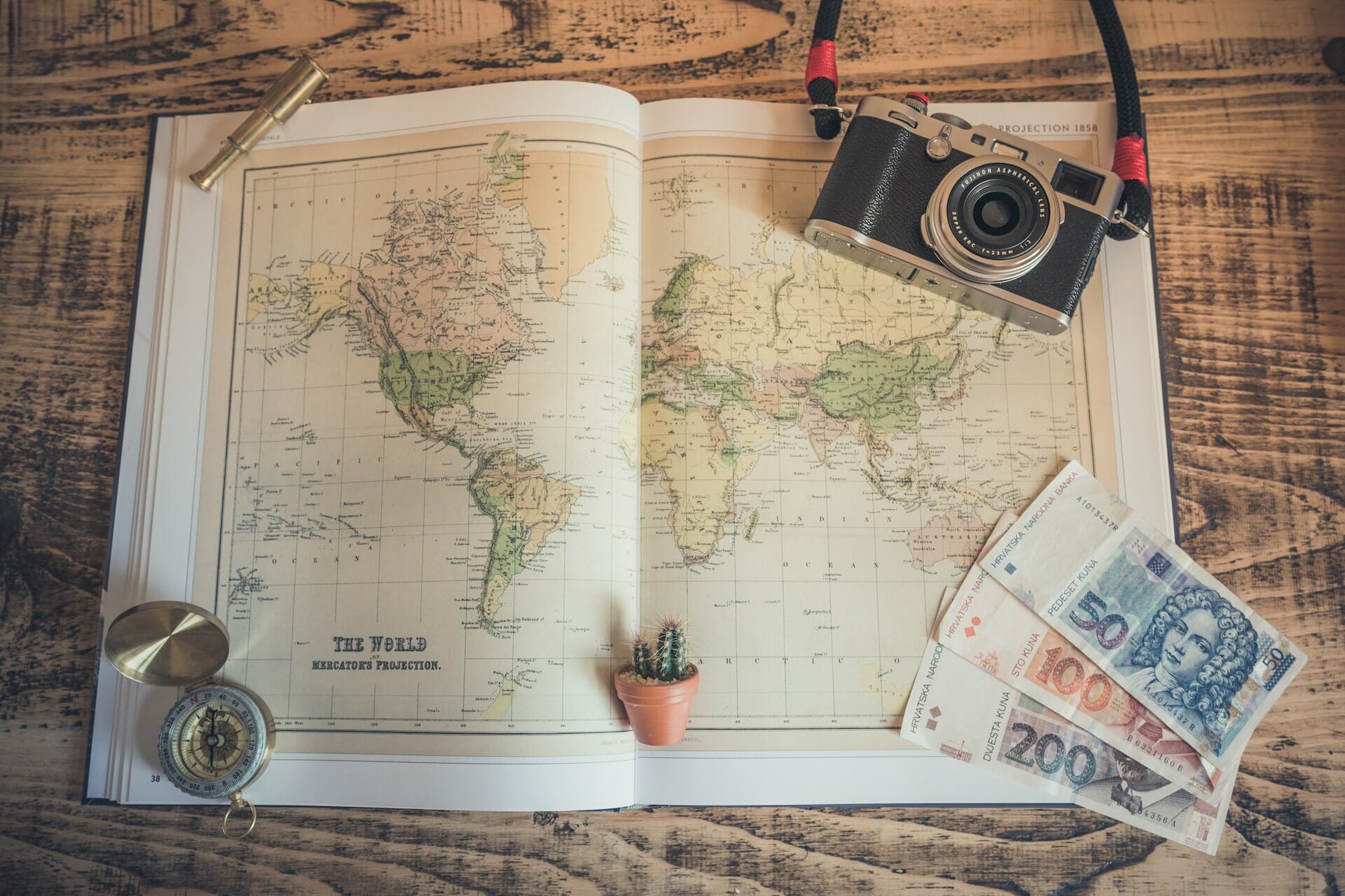 Feature image how to decide between general and cobranded travel rewards credit cards