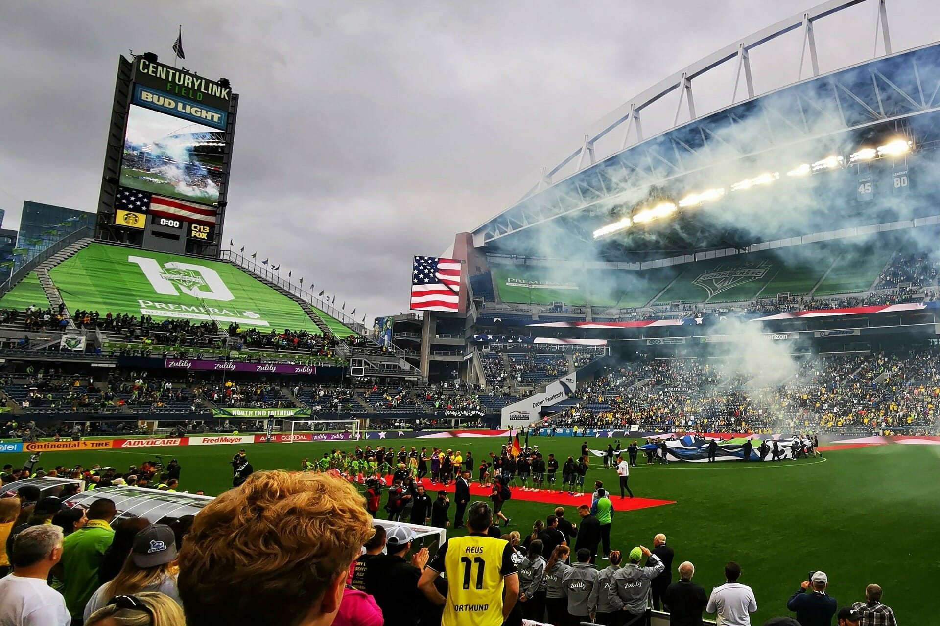 Seattle centurylink field transitions to cashless transactions for events-min