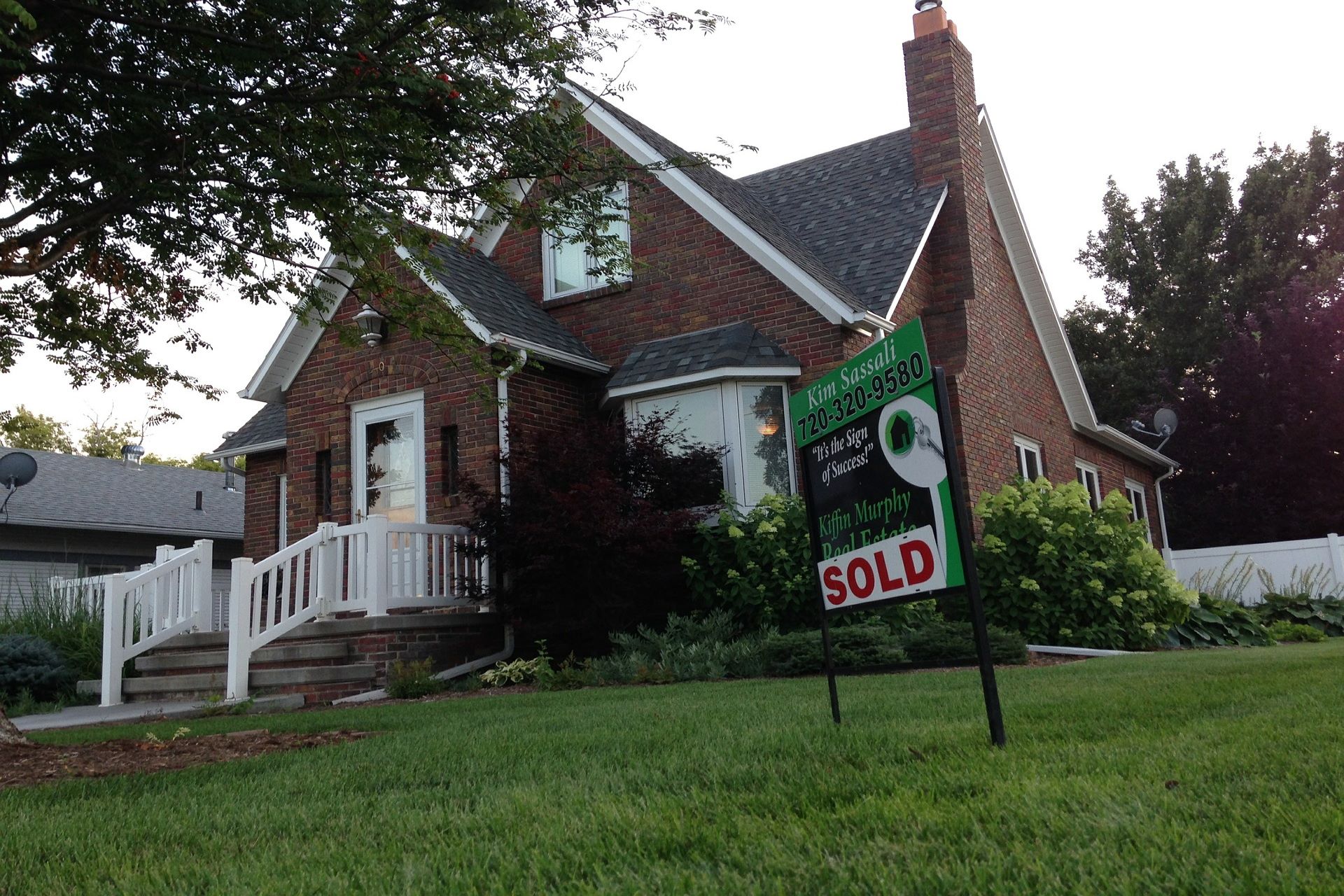 Feature image how-to-fix-bad-credit-to-buy-a-house
