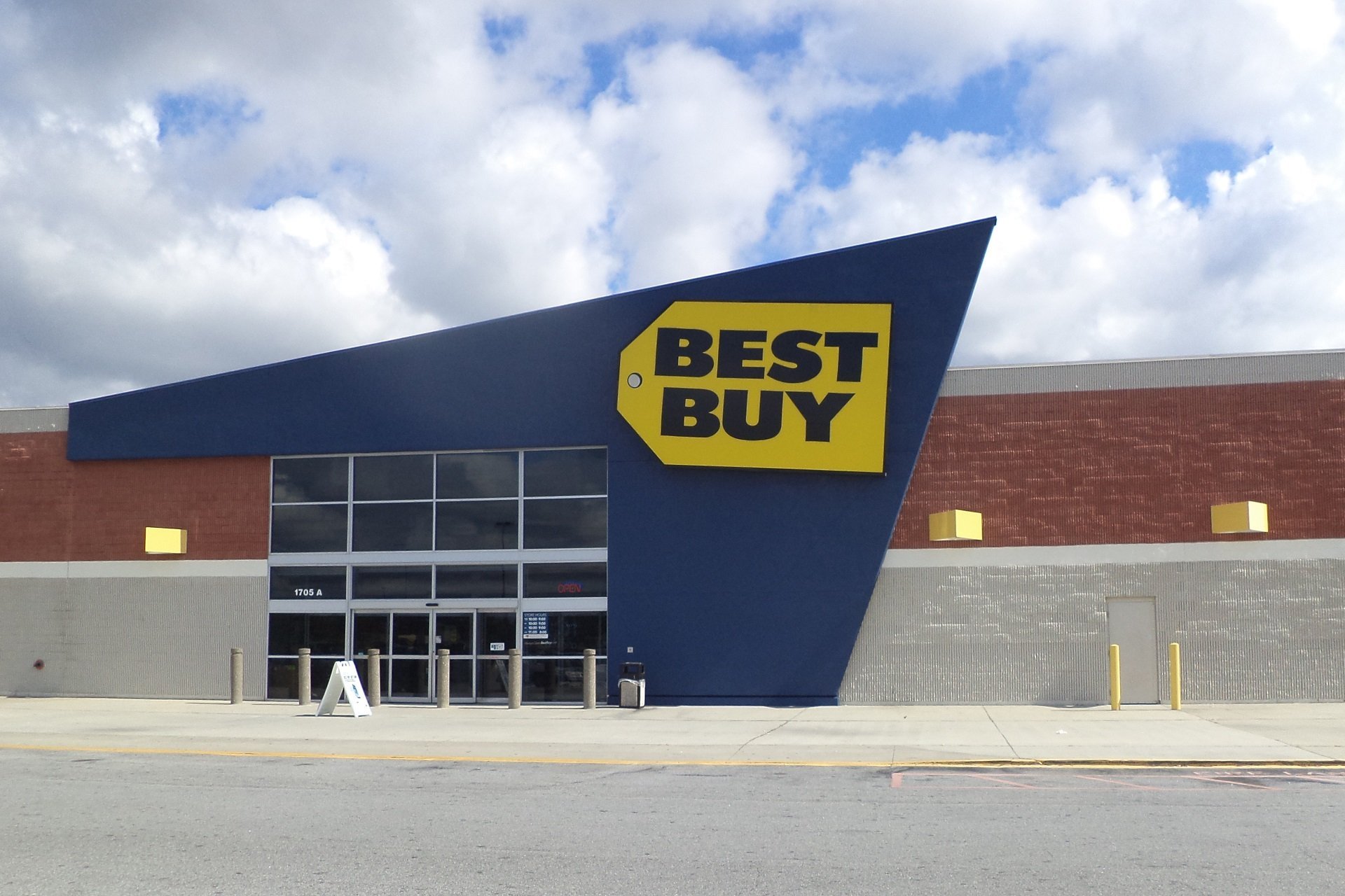 Feature image discover adds best buy to december calendar