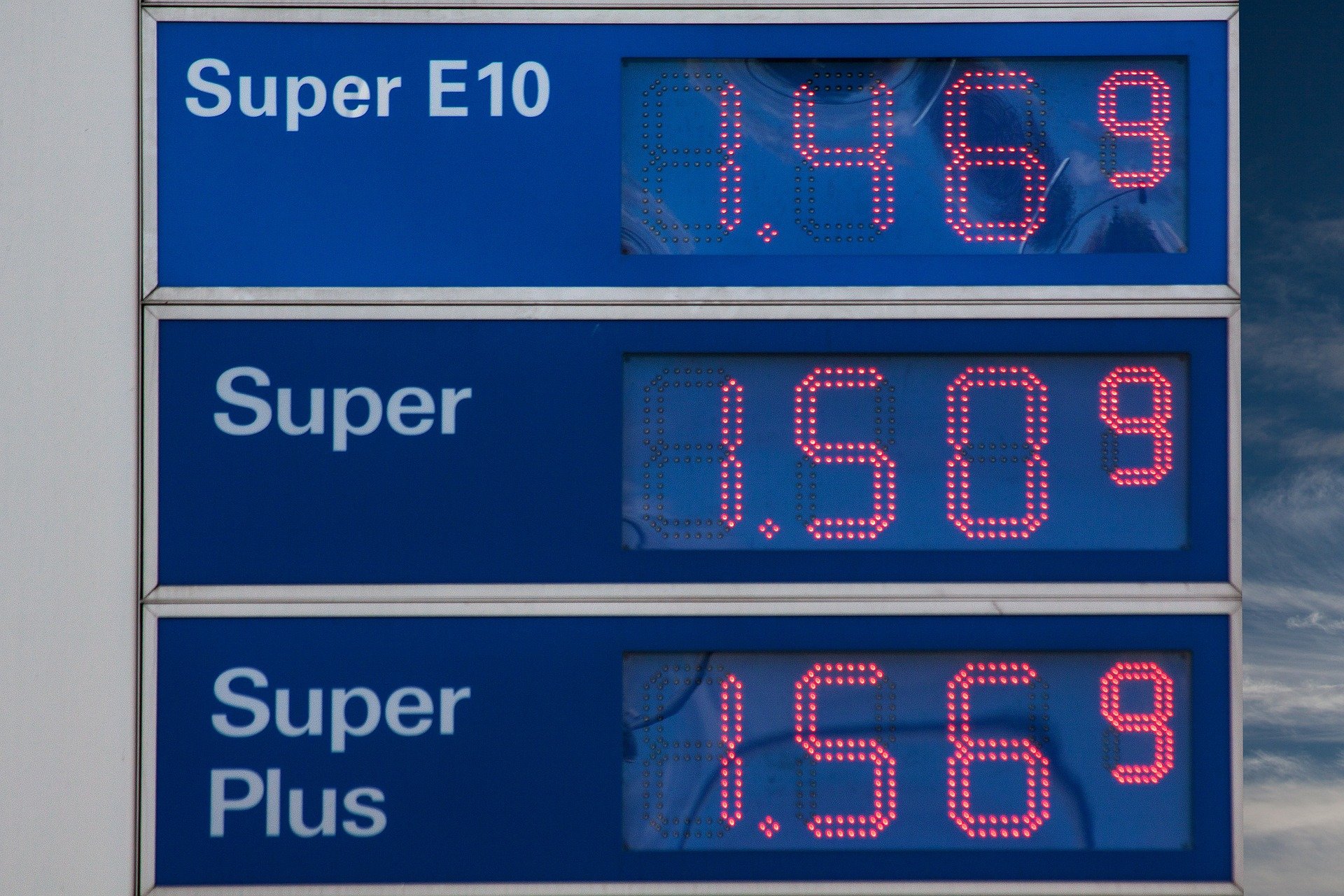 save-big-at-the-pump-with-new-m1-rewards-categories